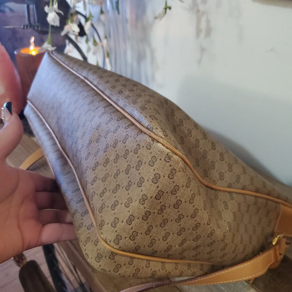 Gucci Tan and Brown Monogram Bag - Picture 11 of 16